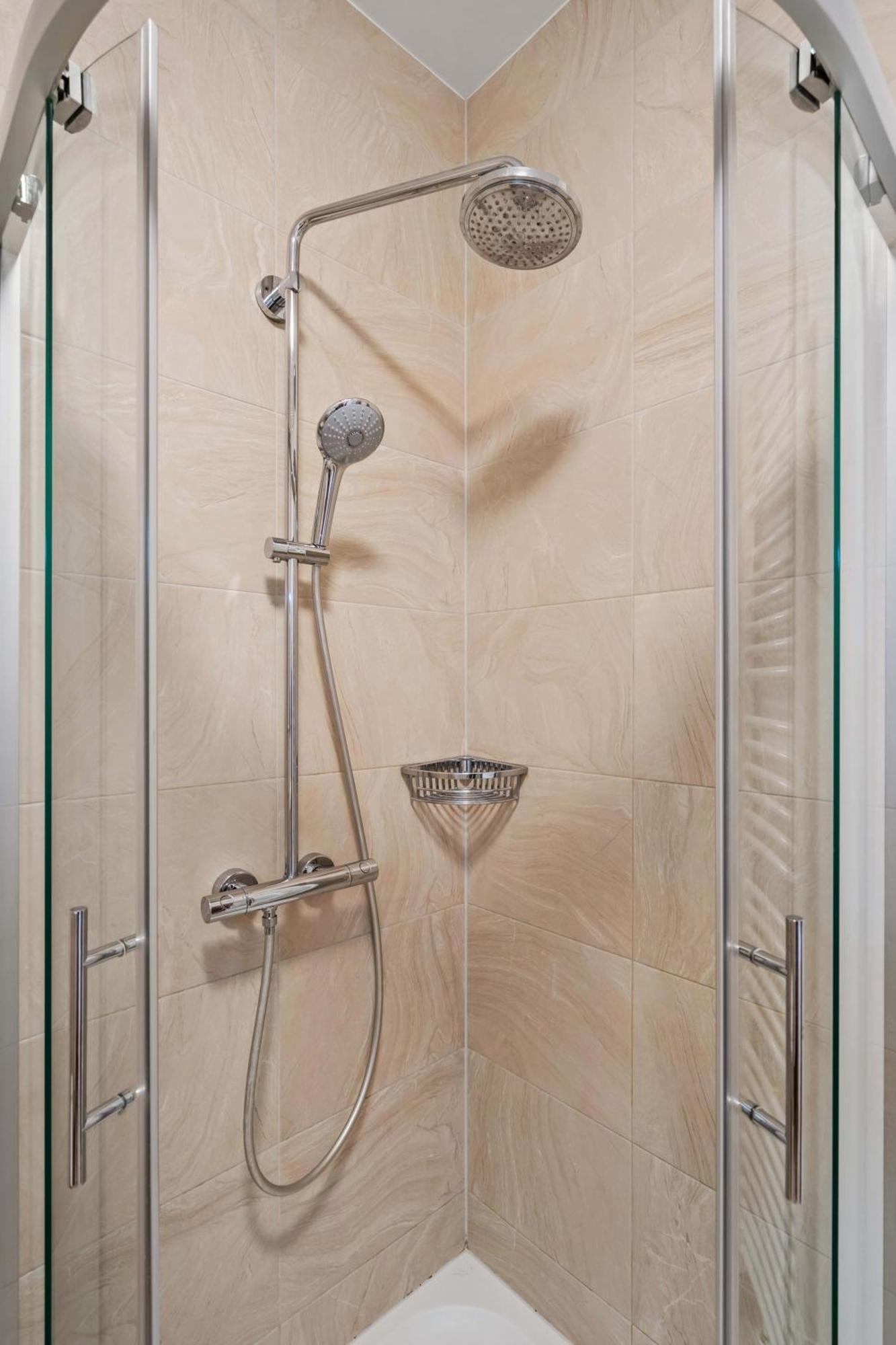 לוקסמבורג Stylish 2Br Apt In Limpertsberg, Near City Center מראה חיצוני תמונה